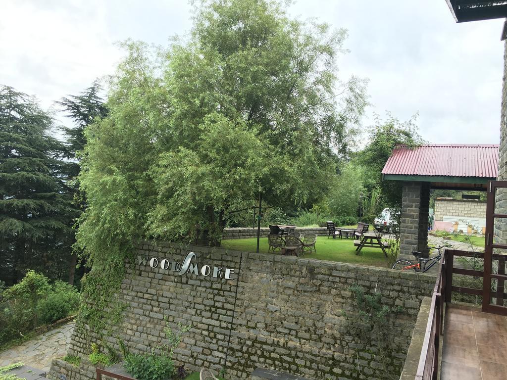 Woodsmoke Retreat Hotel Шимла Екстериор снимка